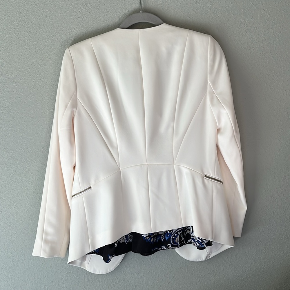 White House Black Market Ivory Blazer with Zippered Pockets - Picture 4 of 10